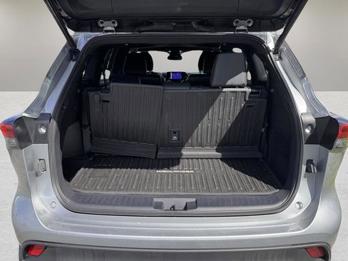 Used 2023 Toyota Highlander XSE AWD/4WD image 9