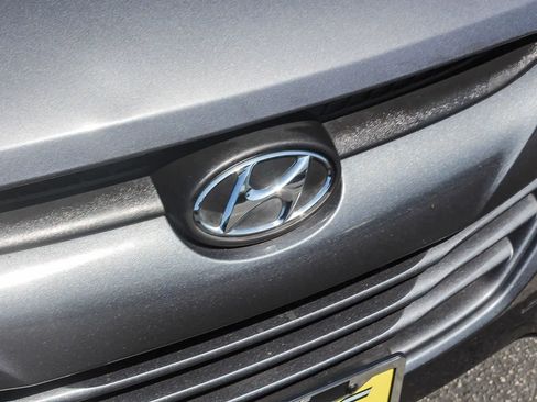 Used 2014 Hyundai Tucson SE image 16