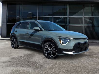 Used 2023 Kia Niro SX Touring