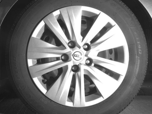 Used 2025 Nissan Sentra S image 14