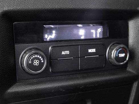 Used 2023 Chevrolet Traverse LT AWD/4WD image 36