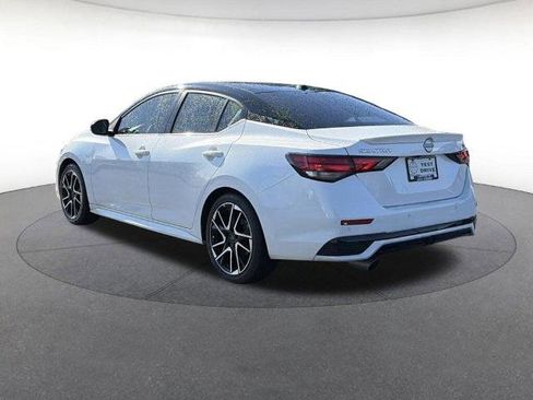 Certified 2025 Nissan Sentra SR image 3