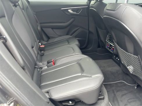 Used 2019 Audi Q8 Premium Plus w/ Premium Plus image 13