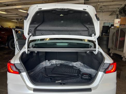 Used 2025 Toyota Camry XSE w/ Premium Plus Package image 19