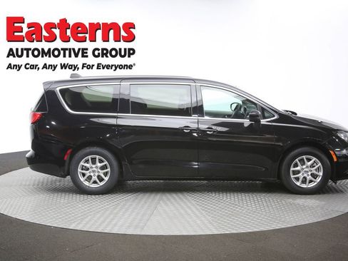 Used 2024 Chrysler Voyager LX image 43
