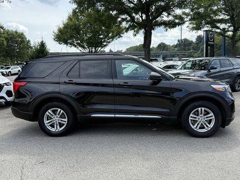 Certified 2022 Ford Explorer XLT w/ Equipment Group 202A image 5