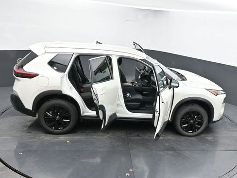 Used 2023 Nissan Rogue SV image 68