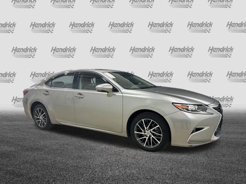Used 2017 Lexus ES 350 w/ Navigation System Package image 2