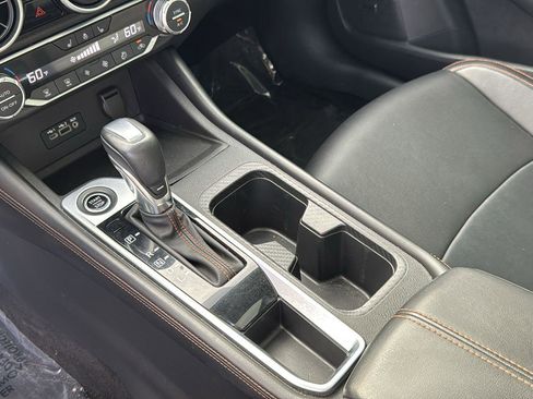 Used 2023 Nissan Sentra SR w/ SR Premium Package image 19