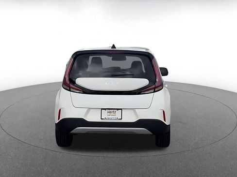 Used 2025 Kia Soul LX w/ LX Technology Package image 12