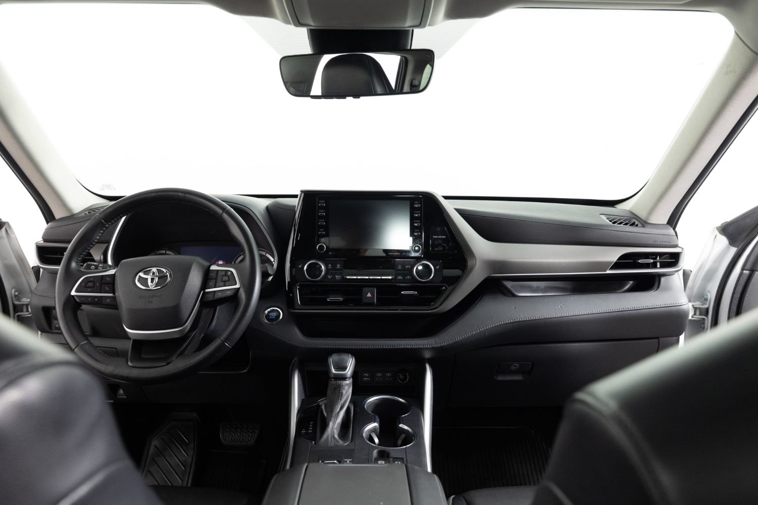 Used 2022 Toyota Highlander XLE FWD image 36