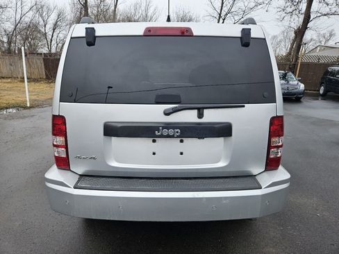 Used 2012 Jeep Liberty Sport image 8