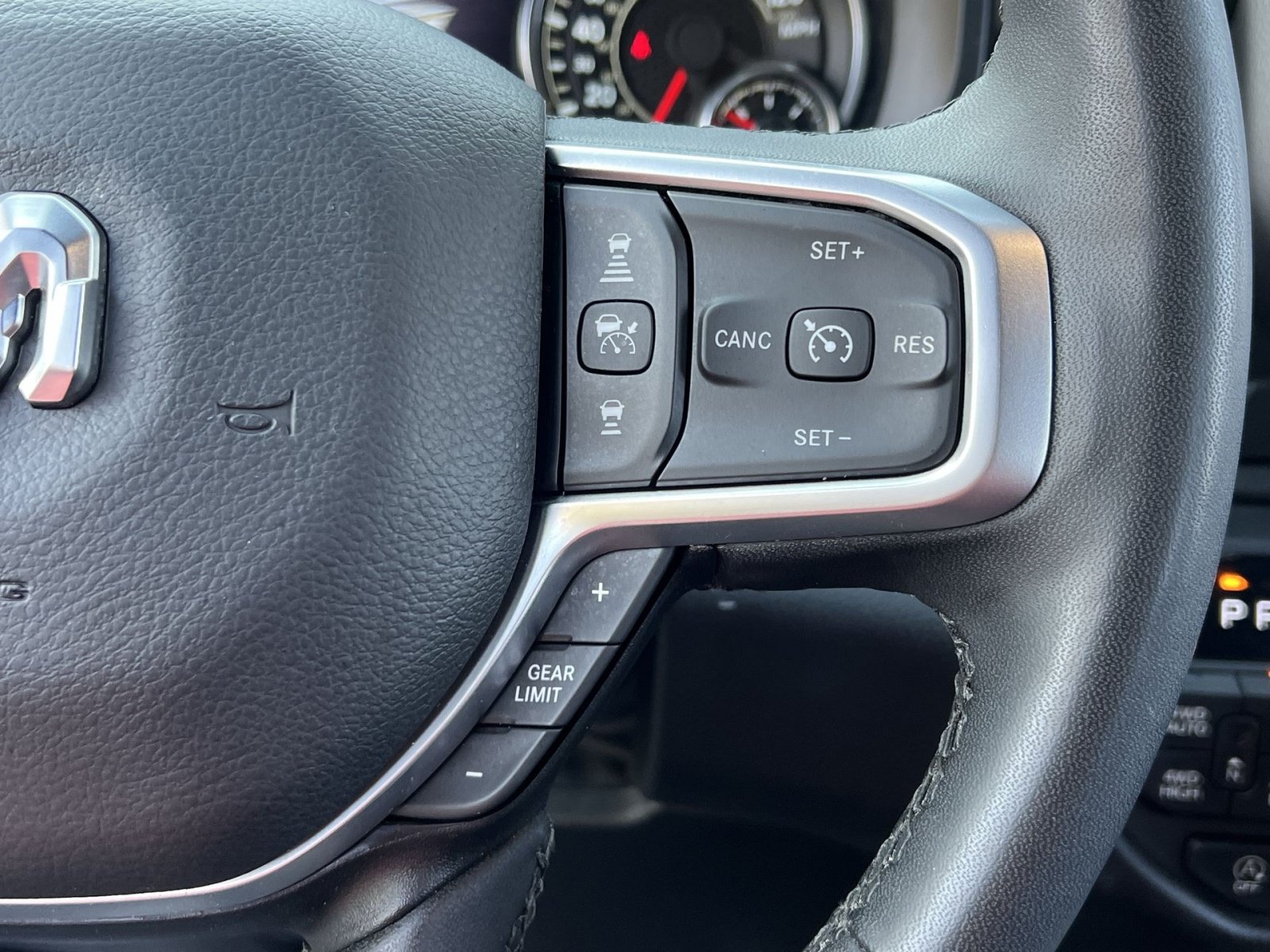 Used 2025 RAM 1500 Big Horn AWD/4WD image 39
