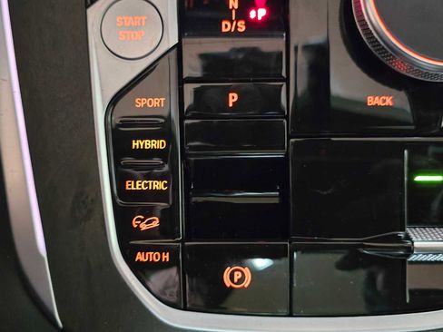 New 2026 BMW X5 xDrive50e w/ Premium Package image 38