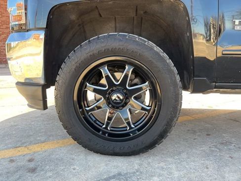 Used 2018 Chevrolet Silverado 1500 LT w/ Texas Edition image 10