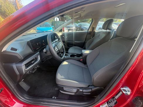 Used 2025 Kia K4 FWD image 27