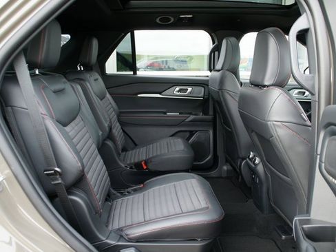 New 2026 Ford Explorer ST-Line w/ ST-Line Street Pack image 32