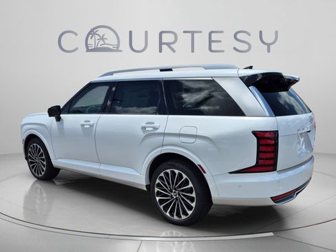 New 2027 Hyundai Palisade Calligraphy FWD image 3