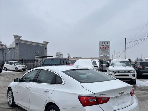 Used 2017 Chevrolet Malibu LT image 5