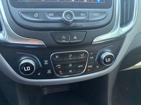 Used 2024 Chevrolet Equinox LT FWD image 16