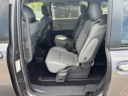 Used 2021 Toyota Sienna XLE w/ XLE Plus Package AWD/4WD image 39