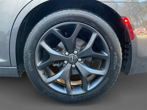 Used 2021 Chrysler 300 S w/ Popular Equipment Group image 8