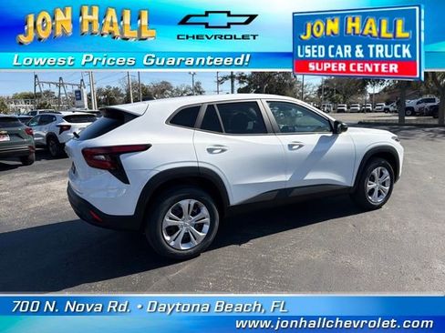 Used 2026 Chevrolet Trax LS image 15