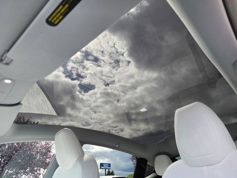 Used 2026 Tesla Model Y 2WD image 23