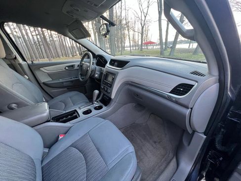 Used 2013 Chevrolet Traverse LS image 26