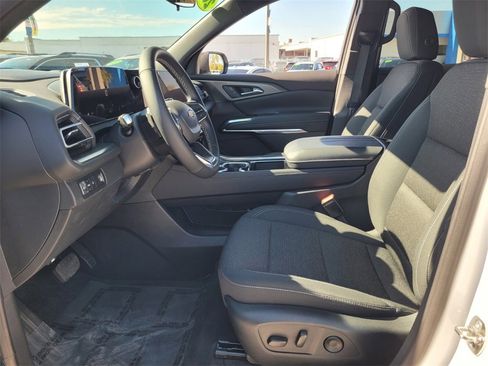 Certified 2025 Chevrolet Traverse LT image 14