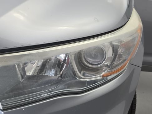 Used 2015 Toyota Highlander XLE FWD image 33