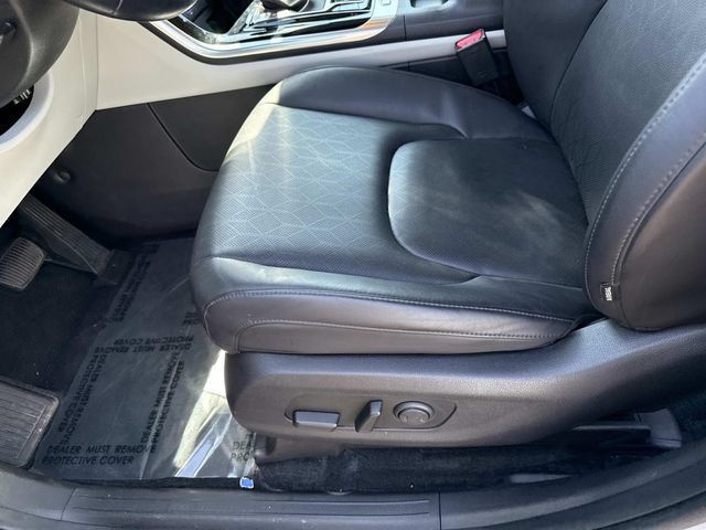 Used 2024 Kia Carnival EX FWD image 13