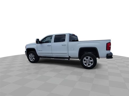 Used 2019 GMC Sierra 2500 SLT w/ Duramax Plus Package AWD/4WD image 6
