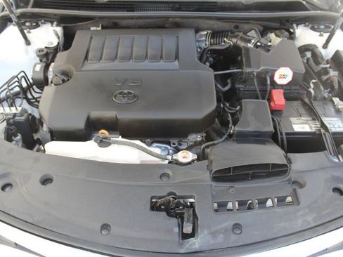 Used 2018 Toyota Avalon Touring image 46