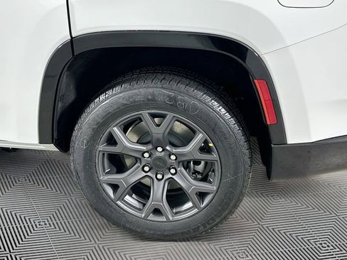 New 2026 Jeep Grand Wagoneer Limited image 16