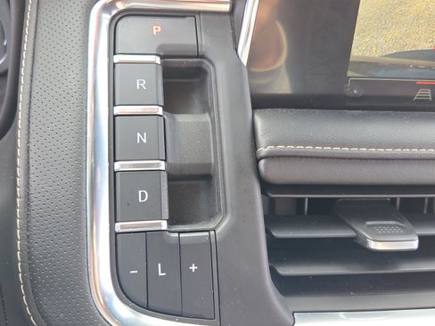 Used 2023 GMC Yukon SLT image 19