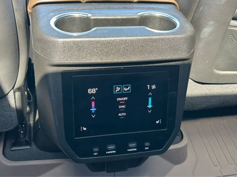 Used 2025 GMC Yukon XL Denali Ultimate w/ LPO, Floor Liner Package AWD/4WD image 19