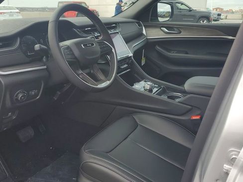 New 2025 Jeep Grand Cherokee Limited image 21