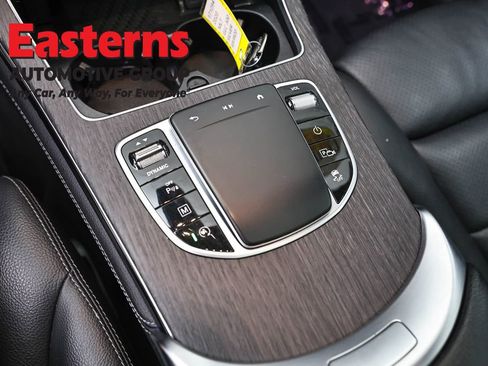 Used 2020 Mercedes-Benz GLC 300 4MATIC image 19