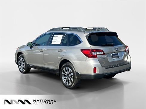 Used 2017 Subaru Outback 2.5i Limited image 3