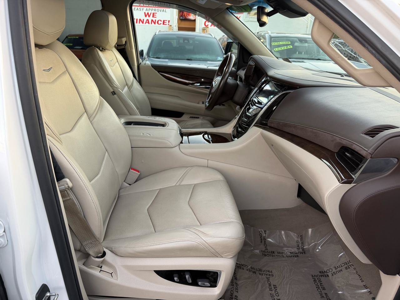 Used 2016 Cadillac Escalade ESV Luxury AWD/4WD image 17