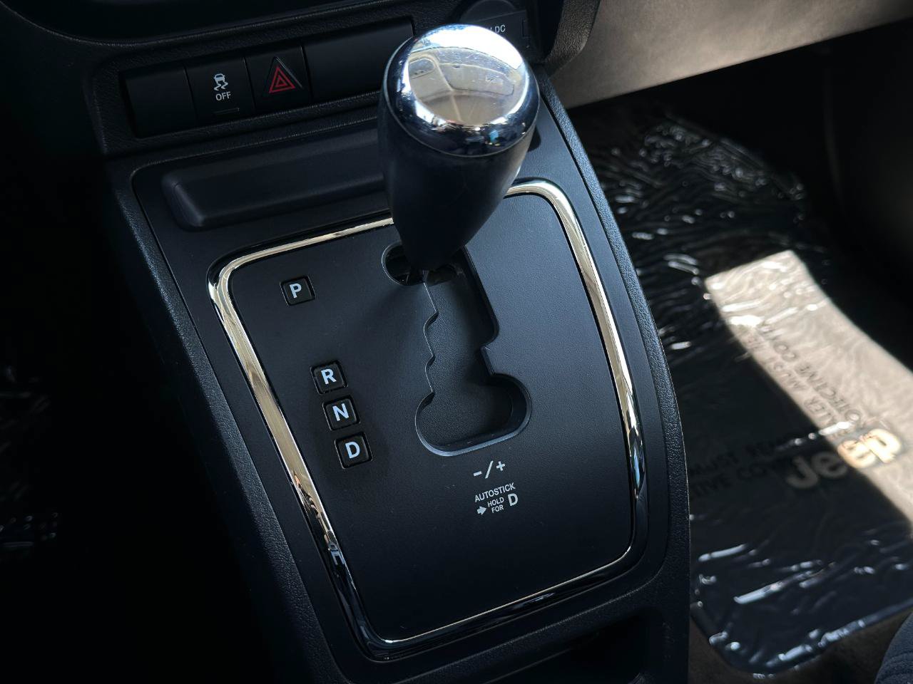 Used 2015 Jeep Patriot Sport w/ Power Value Group FWD image 4