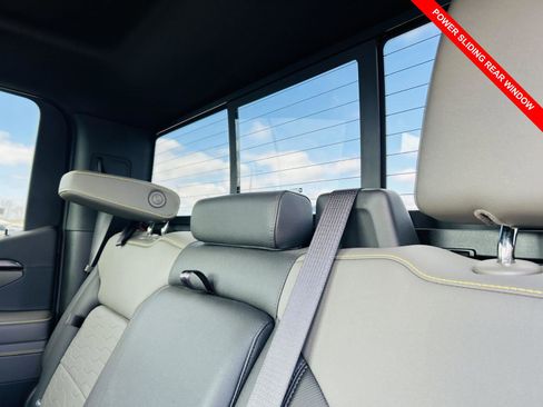 Used 2022 Chevrolet Silverado 1500 ZR2 w/ Technology Package image 16