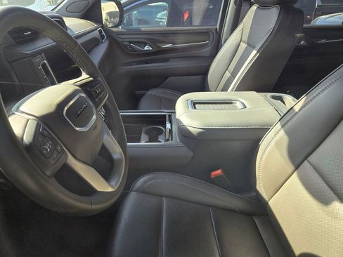 Used 2024 GMC Yukon Denali image 4