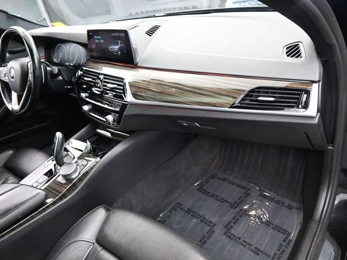 Used 2019 BMW 530i w/ Premium Package RWD image 57