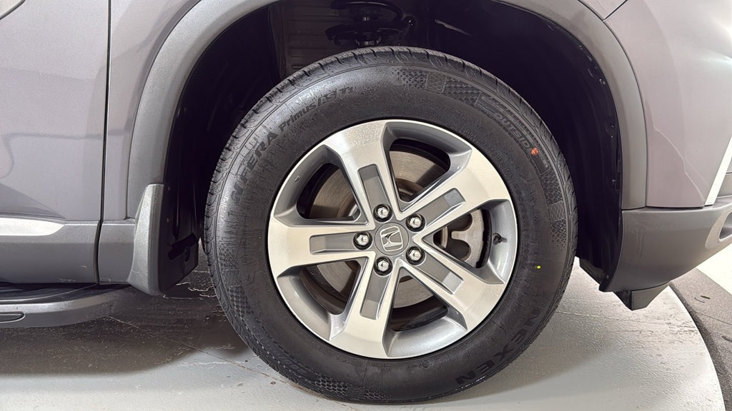 Used 2025 Honda Pilot EX-L image 25