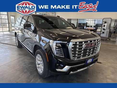 Used 2025 GMC Yukon XL Denali w/ Sun & Power Step Package image 1