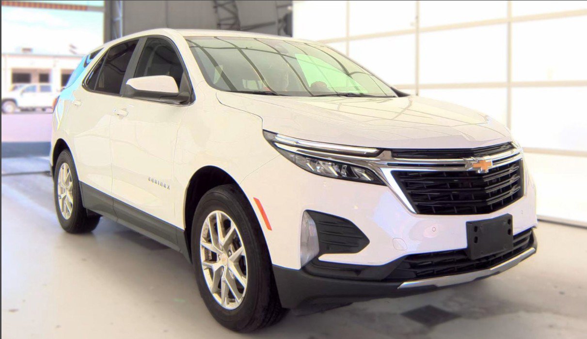 Used 2022 Chevrolet Equinox LT AWD/4WD image 2