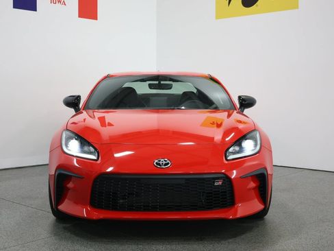 Used 2025 Toyota GR86 Premium w/ ALL Weather Mat Package (TMS) RWD image 7