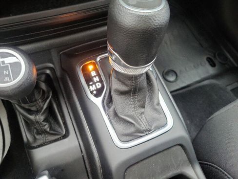 Used 2023 Jeep Wrangler Unlimited Sport image 12